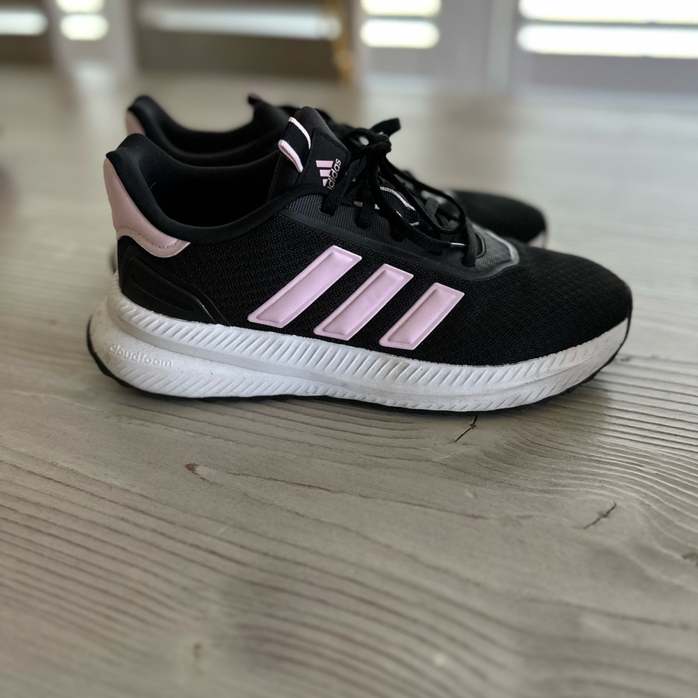 Adidas Women's Sneakers in Black and Pink